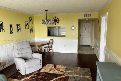 Condominio en venta en Pembroke Pines, Florida, 1 dormitorio, 71.81 m2 № 1230114 - foto 11