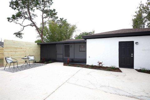 House in Tampa, Florida 4 bedrooms, 164.81 sq.m. № 870462 - photo 15