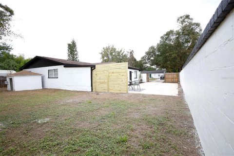 House in Tampa, Florida 4 bedrooms, 164.81 sq.m. № 870462 - photo 19