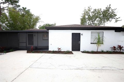 House in Tampa, Florida 4 bedrooms, 164.81 sq.m. № 870462 - photo 14