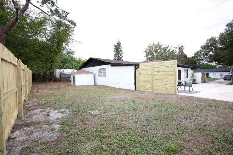House in Tampa, Florida 4 bedrooms, 164.81 sq.m. № 870462 - photo 20