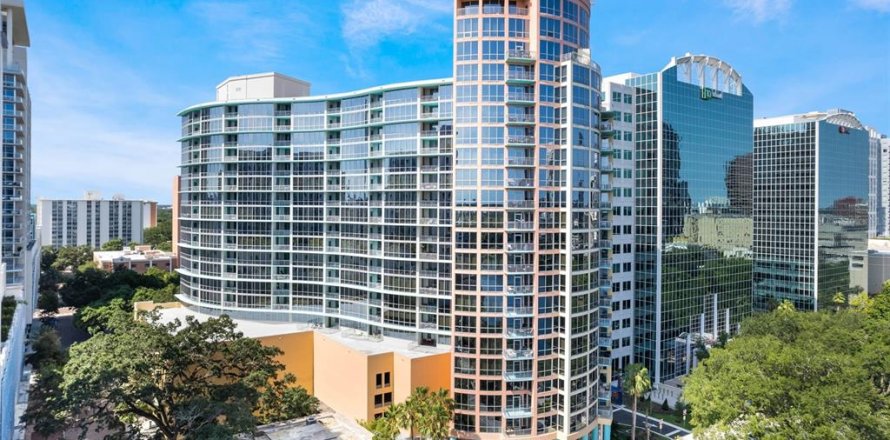 Condominio en Orlando, Florida, 1 dormitorio  № 1326075