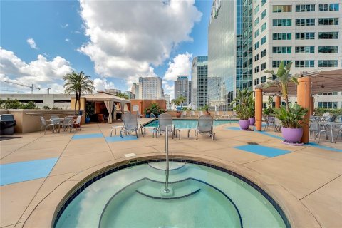 Condo in Orlando, Florida, 1 bedroom  № 1326075 - photo 29