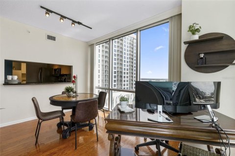 Condominio en venta en Orlando, Florida, 1 dormitorio, 95.04 m2 № 1326075 - foto 8