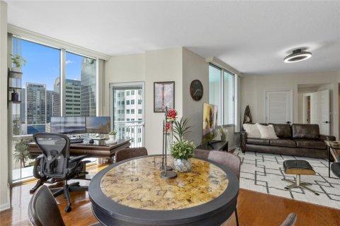 Condominio en venta en Orlando, Florida, 1 dormitorio, 95.04 m2 № 1326075 - foto 9