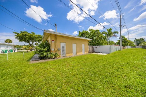 Immobilier commercial à vendre à Opa-locka, Floride: 190.82 m2 № 1325890 - photo 12