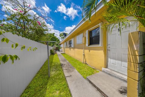 Immobilier commercial à vendre à Opa-locka, Floride: 190.82 m2 № 1325890 - photo 9