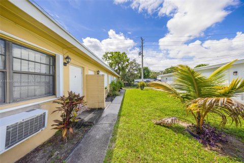 Immobilier commercial à vendre à Opa-locka, Floride: 190.82 m2 № 1325890 - photo 7