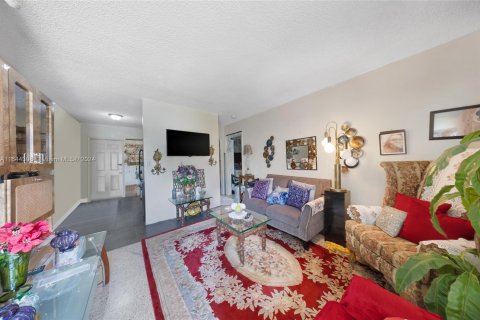 Immobilier commercial à vendre à Opa-locka, Floride: 190.82 m2 № 1325890 - photo 13