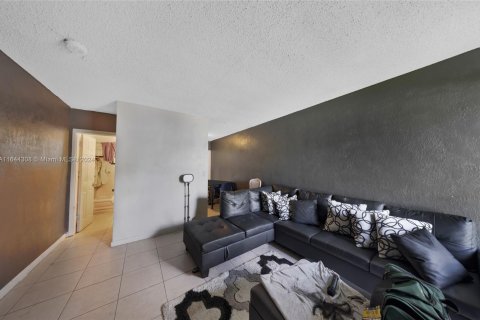 Immobilier commercial à vendre à Opa-locka, Floride: 190.82 m2 № 1325890 - photo 20