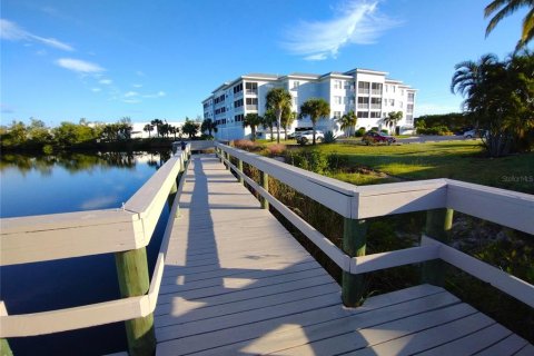 Condo in Punta Gorda, Florida, 2 bedrooms  № 831964 - photo 24