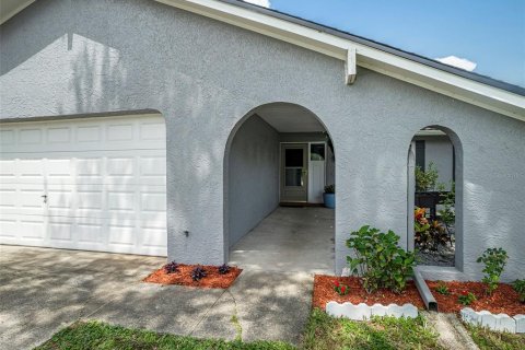 Villa ou maison à vendre à Valrico, Floride: 3 chambres, 172.61 m2 № 1304222 - photo 2