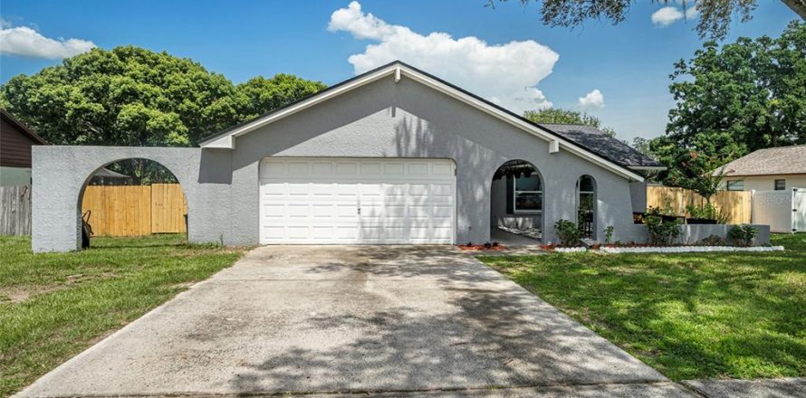 House in Valrico, Florida 3 bedrooms, 172.61 sq.m. № 1304222