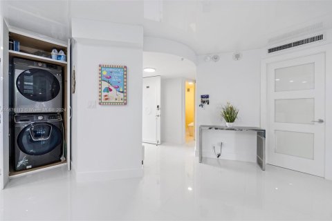 Condo in Fort Lauderdale, Florida, 1 bedroom  № 1401349 - photo 26