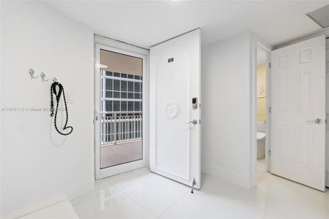 Condo in Fort Lauderdale, Florida, 1 bedroom  № 1401349 - photo 12