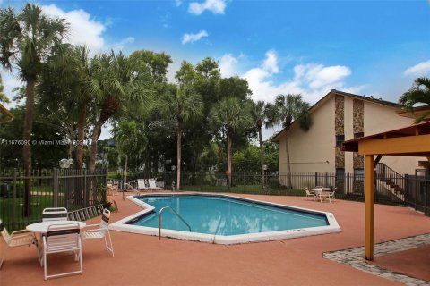 Condo in Coral Springs, Florida, 2 bedrooms  № 1401347 - photo 22