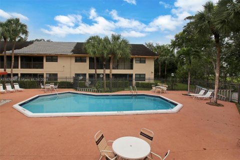 Condo in Coral Springs, Florida, 2 bedrooms  № 1401347 - photo 20