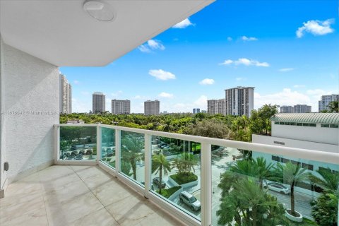 Copropriété à vendre à Aventura, Floride: 3 chambres, 285.12 m2 № 1401345 - photo 17