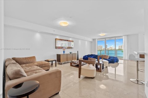 Condominio en venta en Aventura, Florida, 3 dormitorios, 285.12 m2 № 1401345 - foto 1