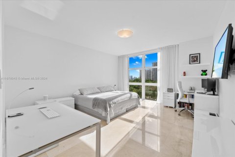 Condo in Aventura, Florida, 3 bedrooms  № 1401345 - photo 23