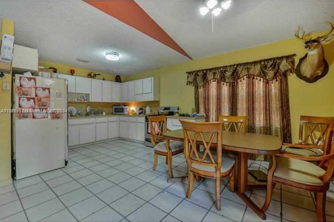 Casa en venta en Miami, Florida, 4 dormitorios, 162.02 m2 № 1401350 - foto 8