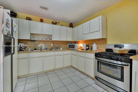 Casa en venta en Miami, Florida, 4 dormitorios, 162.02 m2 № 1401350 - foto 7