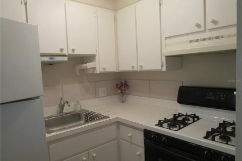 Condo in Saint Petersburg, Florida, 1 bedroom  № 1322937 - photo 7