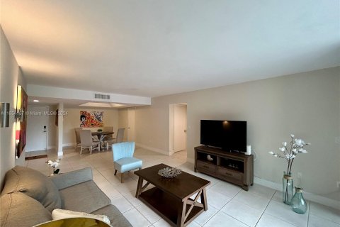 Copropriété à vendre à Doral, Floride: 2 chambres, 137.03 m2 № 1351583 - photo 4