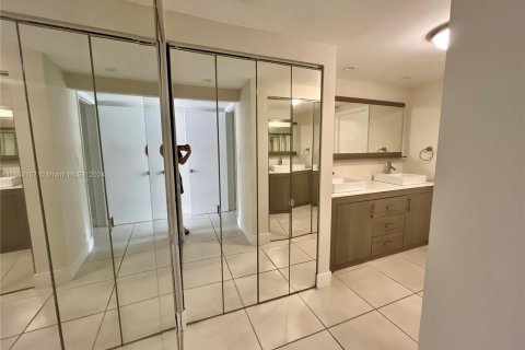 Copropriété à vendre à Doral, Floride: 2 chambres, 137.03 m2 № 1351583 - photo 16