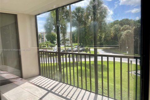 Condo in Doral, Florida, 2 bedrooms  № 1351583 - photo 1