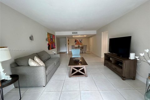 Copropriété à vendre à Doral, Floride: 2 chambres, 137.03 m2 № 1351583 - photo 10