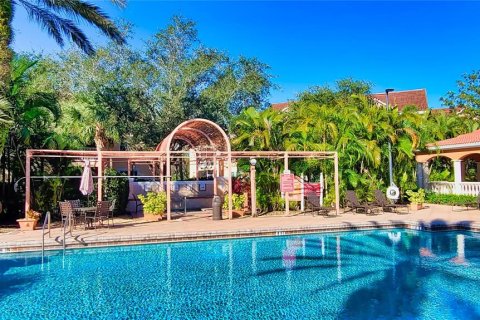 Condo in Sarasota, Florida, 2 bedrooms  № 1352699 - photo 11