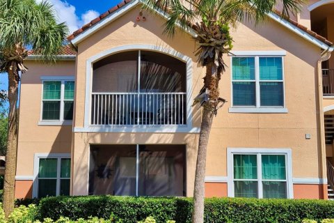 Condo in Sarasota, Florida, 2 bedrooms  № 1352699 - photo 1