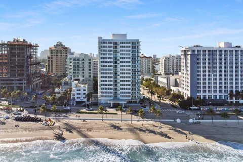 Condo in Fort Lauderdale, Florida, 1 bedroom  № 1007334 - photo 23