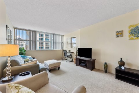 Condo in Fort Lauderdale, Florida, 1 bedroom  № 1007334 - photo 14