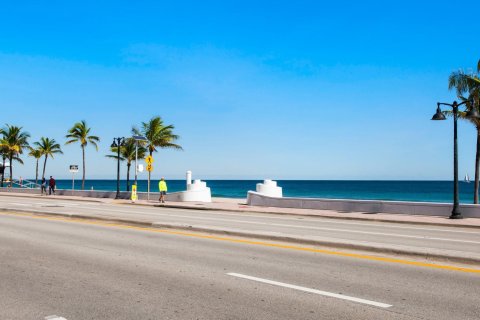 Condo in Fort Lauderdale, Florida, 1 bedroom  № 1007334 - photo 1