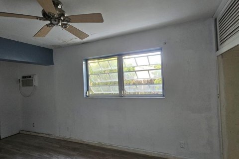 House in Wilton Manors, Florida 3 bedrooms, 150.87 sq.m. № 1221422 - photo 6