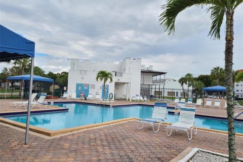 Copropriété à vendre à Lauderhill, Floride: 2 chambres, 86.21 m2 № 1221423 - photo 3