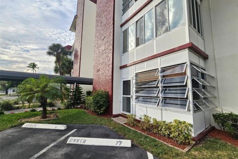 Condominio en venta en Lauderhill, Florida, 2 dormitorios, 86.21 m2 № 1221423 - foto 11