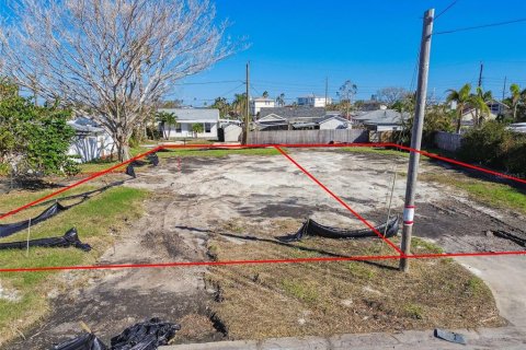 Terreno en venta en Madeira Beach, Florida № 1419025 - foto 4