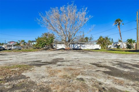 Terreno en venta en Madeira Beach, Florida № 1419025 - foto 9