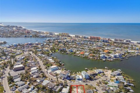 Terreno en venta en Madeira Beach, Florida № 1419025 - foto 2