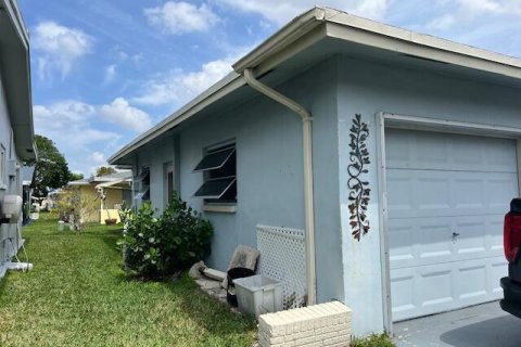 House in Tamarac, Florida 2 bedrooms, 154.22 sq.m. № 1170997 - photo 21