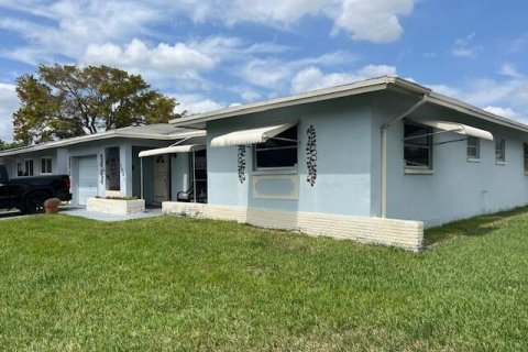 Casa en venta en Tamarac, Florida, 2 dormitorios, 154.22 m2 № 1170997 - foto 1