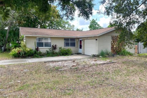 House in Dunedin, Florida 2 bedrooms, 94.57 sq.m. № 1347046 - photo 2