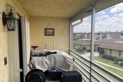 Купить кондоминиум в Палм Спрингс, Флорида 2 спальни, 76.64м2, № 1142326 - фото 9
