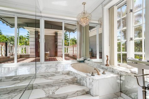Villa ou maison à vendre à Palm Beach, Floride: 5 chambres, 620.22 m2 № 1142325 - photo 18