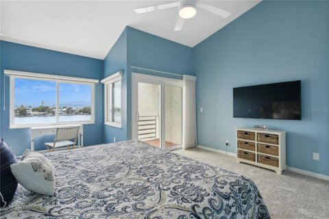 Touwnhouse à vendre à Saint Pete Beach, Floride: 4 chambres, 211.35 m2 № 1371541 - photo 15