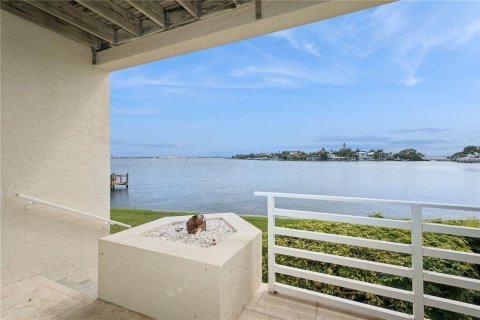 Adosado en venta en Saint Pete Beach, Florida, 4 dormitorios, 211.35 m2 № 1371541 - foto 27