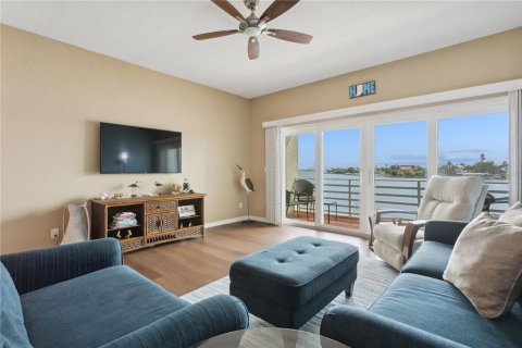 Touwnhouse à vendre à Saint Pete Beach, Floride: 4 chambres, 211.35 m2 № 1371541 - photo 7